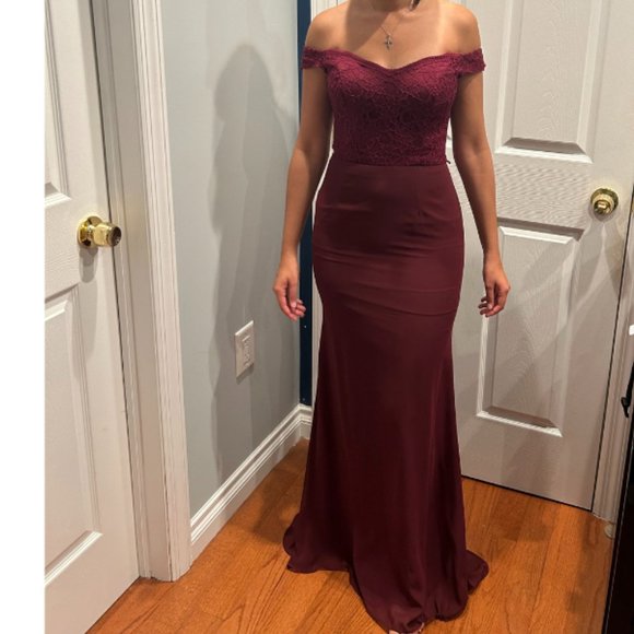 Evening Gown Maroon - Picture 2 of 5